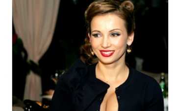 Анфиса Чехова пытается побороть комплексы