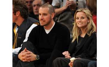 Риз Уизерспун выдал замуж экс-супруг