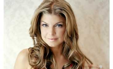 У Ферджи снова новая грудь