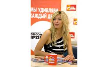 Вера Брежнева не борется за красивую фигуру