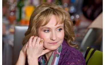 Прокофьева бьет тарелки об камеру