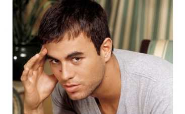 Энрике Иглесиас давно женат