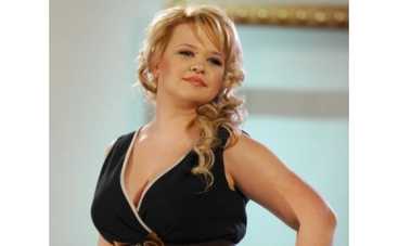 "Оголена красуня" шокировала мужа