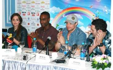 Blue приехали к дочери Тимошенко