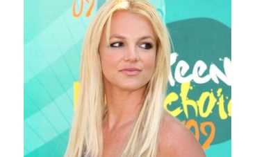 Бойфренд Бритни Спирс голодает