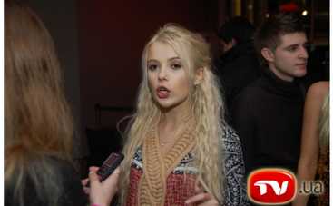 Мика Ньютон возит жвачки из Америки