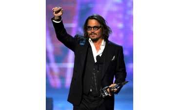 Джонни Депп целовался с мужчиной