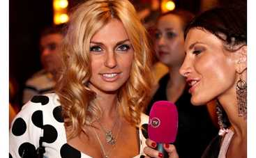 Солистке "Фабрики" угрожает… кот