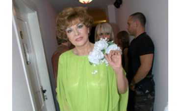 Эдиту Пьеху срочно госпитализировали