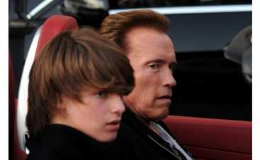 От Шварценеггера отрекся родной сын