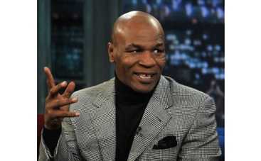 Майк Тайсон вышел на паркет