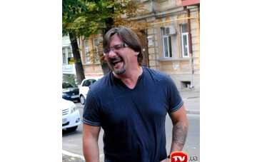 Сергей Кузин спит с черепами