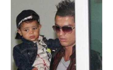 Криштиану Роналду навестил своего первенца ФОТО