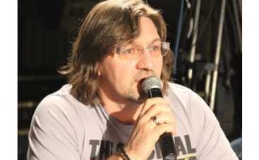 Сергей Кузин использует знакомства