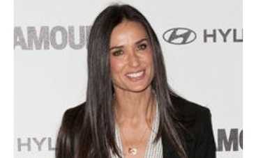 Деми Мур замечена в секс-торговле