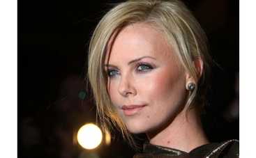 Шарлиз Терон без макияжа ФОТО