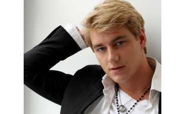 Алексею Воробьеву кидали деньги