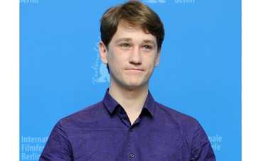 Звезда "Стиляг" впервые показал жену