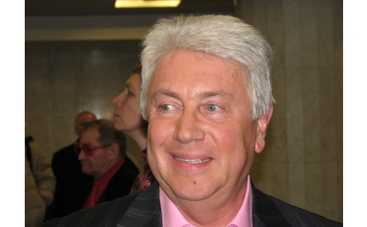 Винокур носит дочку на плече ФОТО