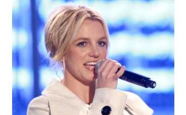 Бритни Спирс испортила фигуру ФОТО