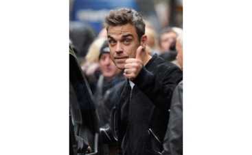 Робби Уильямс показал своего «малыша»