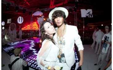 Фанатка пыталась женить на себе Сергея Зверева