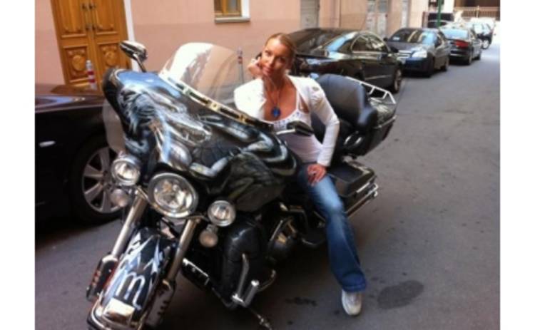 Анастасия Волочкова выйдет замуж за байкера
