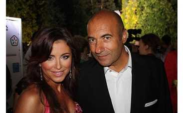 Ани Лорак оставила свою дочь на мужа