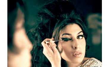 Эми Уайнхаус купила смертельную дозу наркотиков