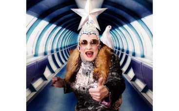 Верка Сердючка разгружает себя алкоголем