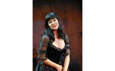 Нонна Гришаева подарила мужу бритву