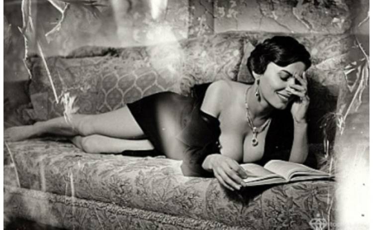 Надежде Мейхер обнажиться сложности не составит