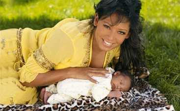 Мэл Би чуть не родила на улице