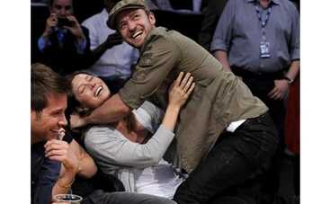 Джастин Тимберлейк вернулся к Джессике Бил