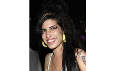 В свет выйдет последняя песня Эми Уайнхаус