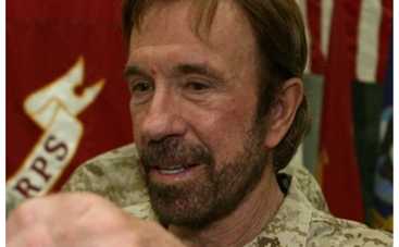 Чак Норрис присоединится к Сталлоне и Шварценеггеру