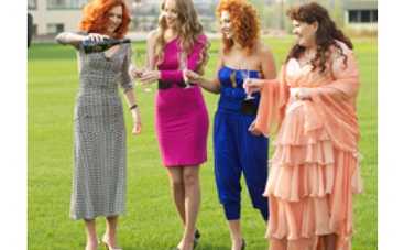 4 свадьбы: Свадьбы - в ассортименте