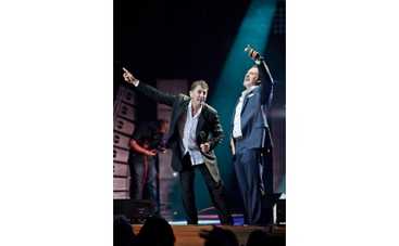 Григорий Лепс выходит на сцену после вливаний