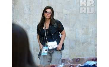 Беременная Жасмин отметила день рождения с размахом