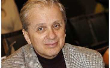 Звезда фильма Я шагаю по Москве женился в 65 лет