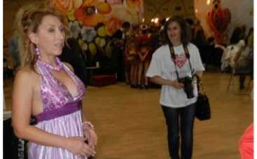 В интернет попало фото Воробей без макияжа