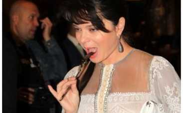 Располневшая Наташа Королева налегает на текилу