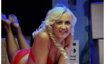 Ольга Бузова рекламируют дешевую одежду