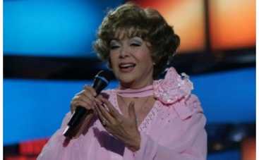 74-летняя Эдита Пьеха выступила в гей-клубе