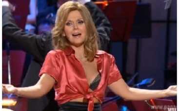 Валерия обнажила не только душу, но и грудь