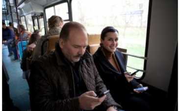 Канделаки покаталась в троллейбусе