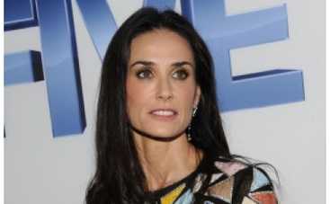 Деми Мур  изменяла Катчеру с его  приятелем