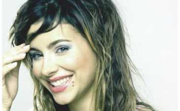 Ани Лорак не уделяет внимания своей дочке