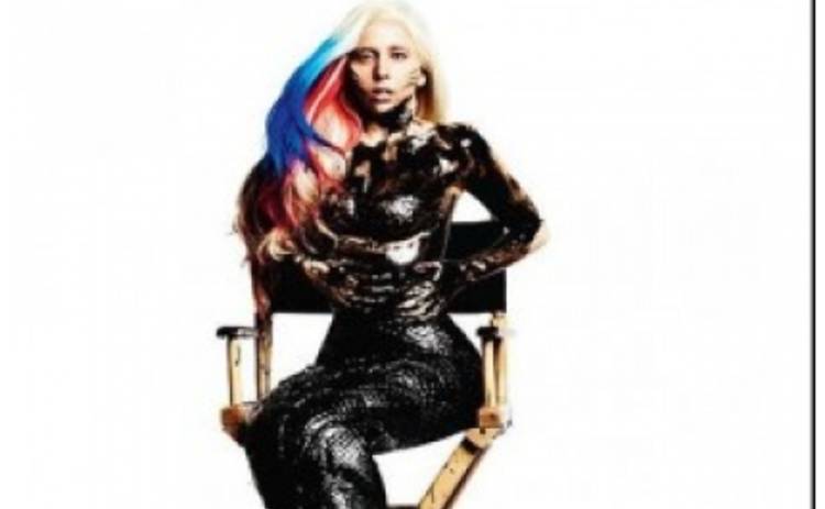 Lady Gaga снялась обнаженной и в рыбьем хвосте