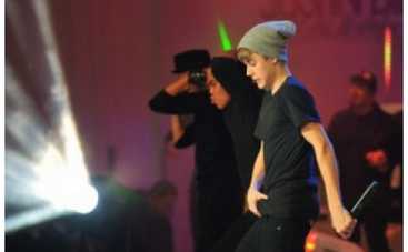 У Джастина Бибера упали штаны